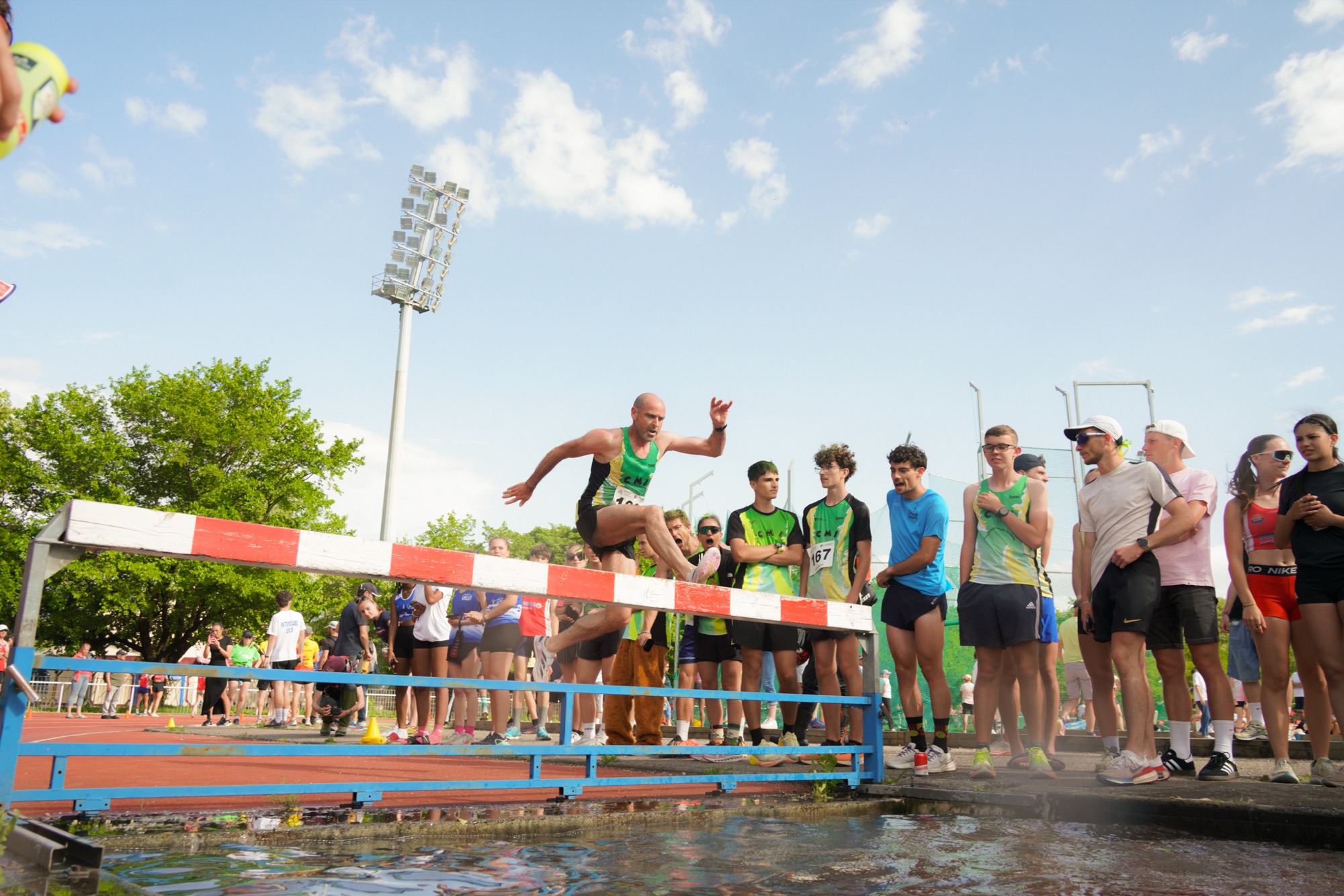Saut en plein meeting athl&eacute;tisme Interclub 2025, captation live